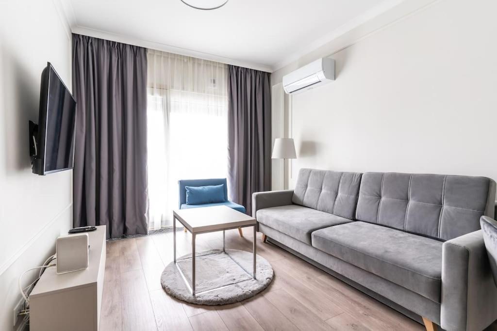 Chic & Luxury Apartment By Mennica Residence Варшава Екстериор снимка