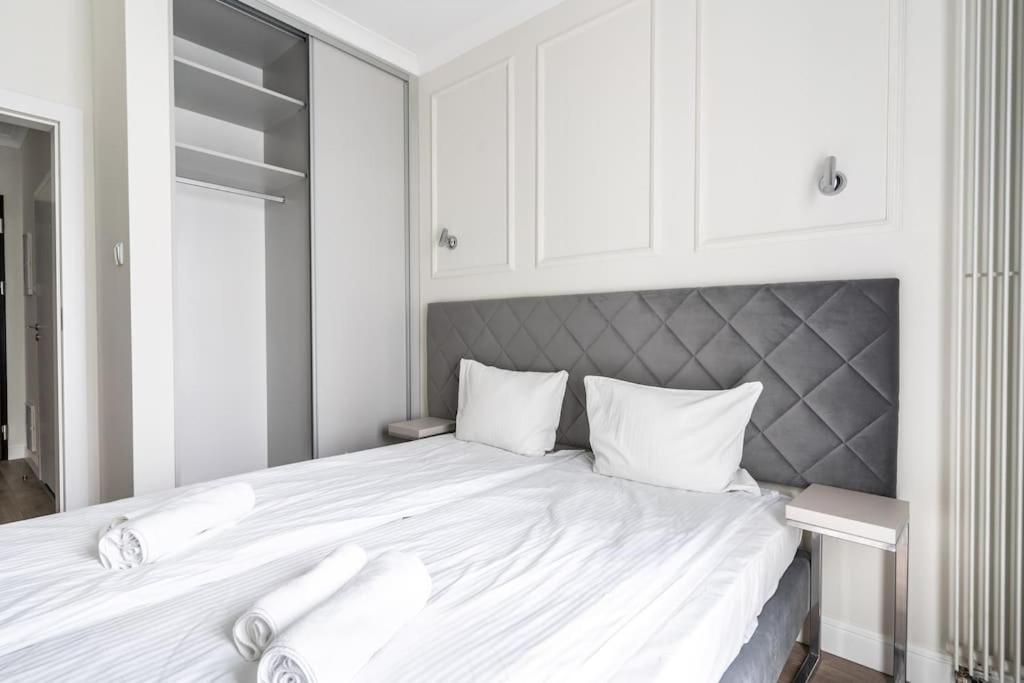 Chic & Luxury Apartment By Mennica Residence Варшава Екстериор снимка