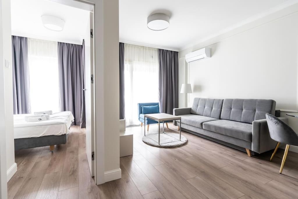 Chic & Luxury Apartment By Mennica Residence Варшава Екстериор снимка