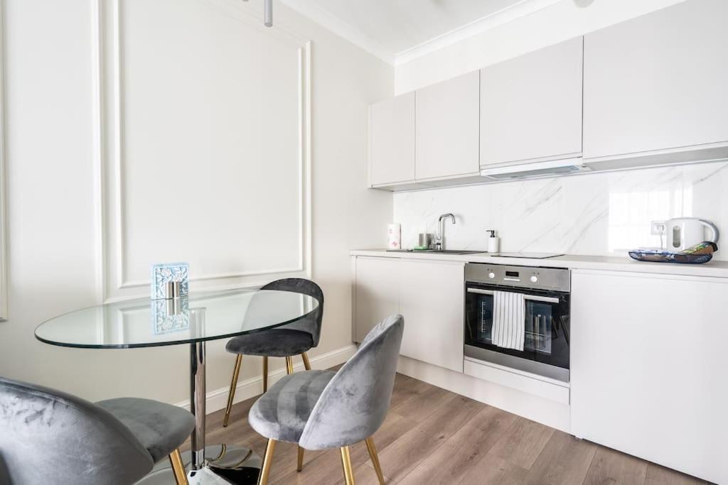 Chic & Luxury Apartment By Mennica Residence Варшава Екстериор снимка
