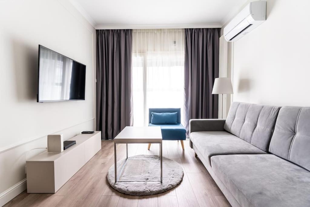 Chic & Luxury Apartment By Mennica Residence Варшава Екстериор снимка